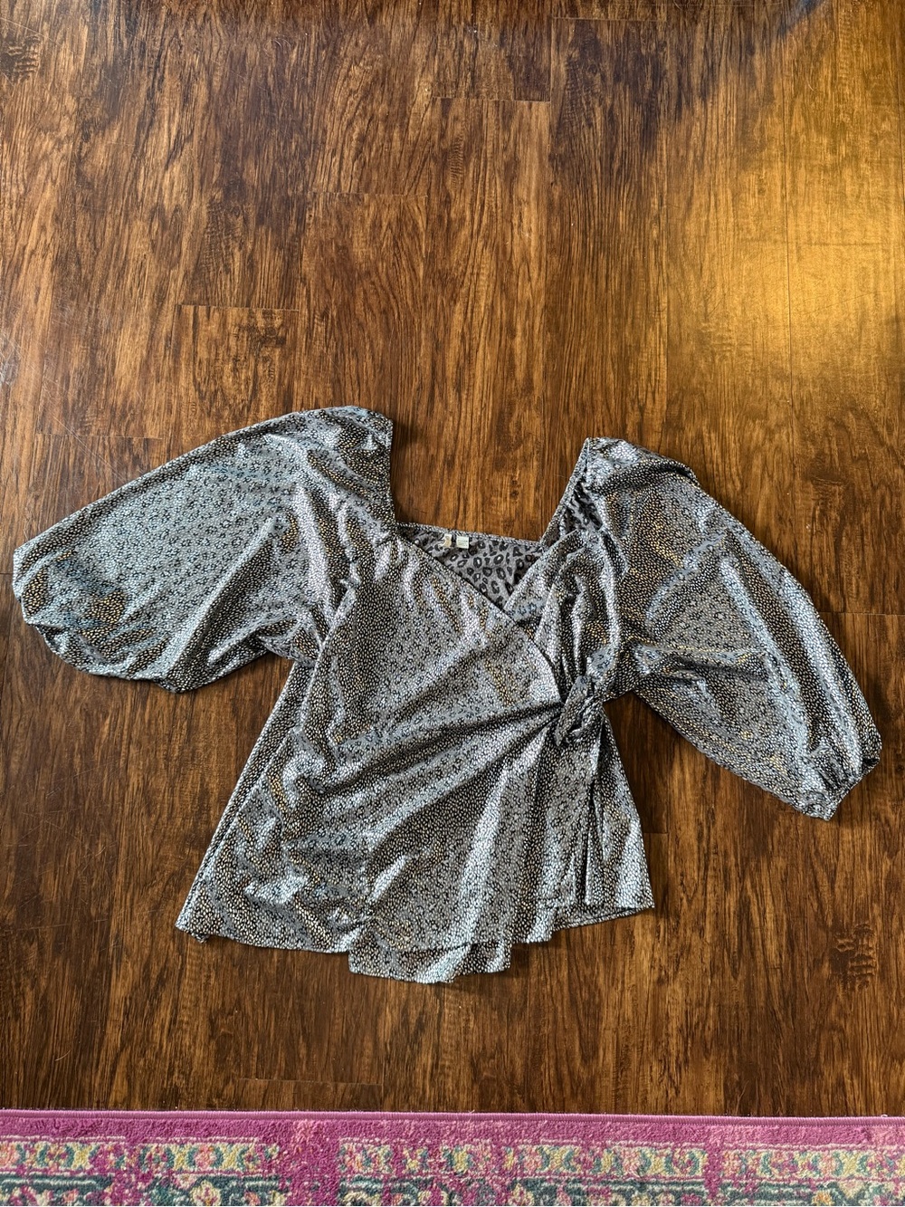 Cato, 22/24. Silver Puff-Sleeve Wrap Top - Women's Metallic Animal Print